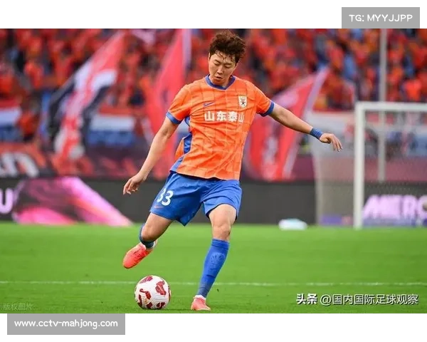 中超争冠白热化 山东泰山2-1险胜亚泰 高准翼染红埋隐患