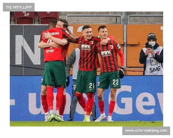 格雷戈里奇与奎尔费尔德激烈拼抢，奥格斯堡主场顽强守平